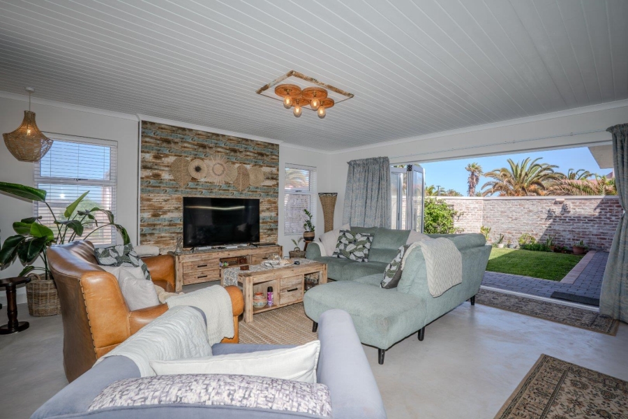 3 Bedroom Property for Sale in Bluewater Bay Western Cape